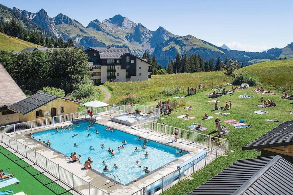 Appartement La Clusaz Avec Terrasse Sur Les Pistes De Ski 马尼戈 外观 照片